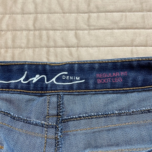 INC DENIM SIZE 10 Women's Blue REGULAR FIT BOOTLEG JEANS MARK ON BACK - Picture 5 of 10